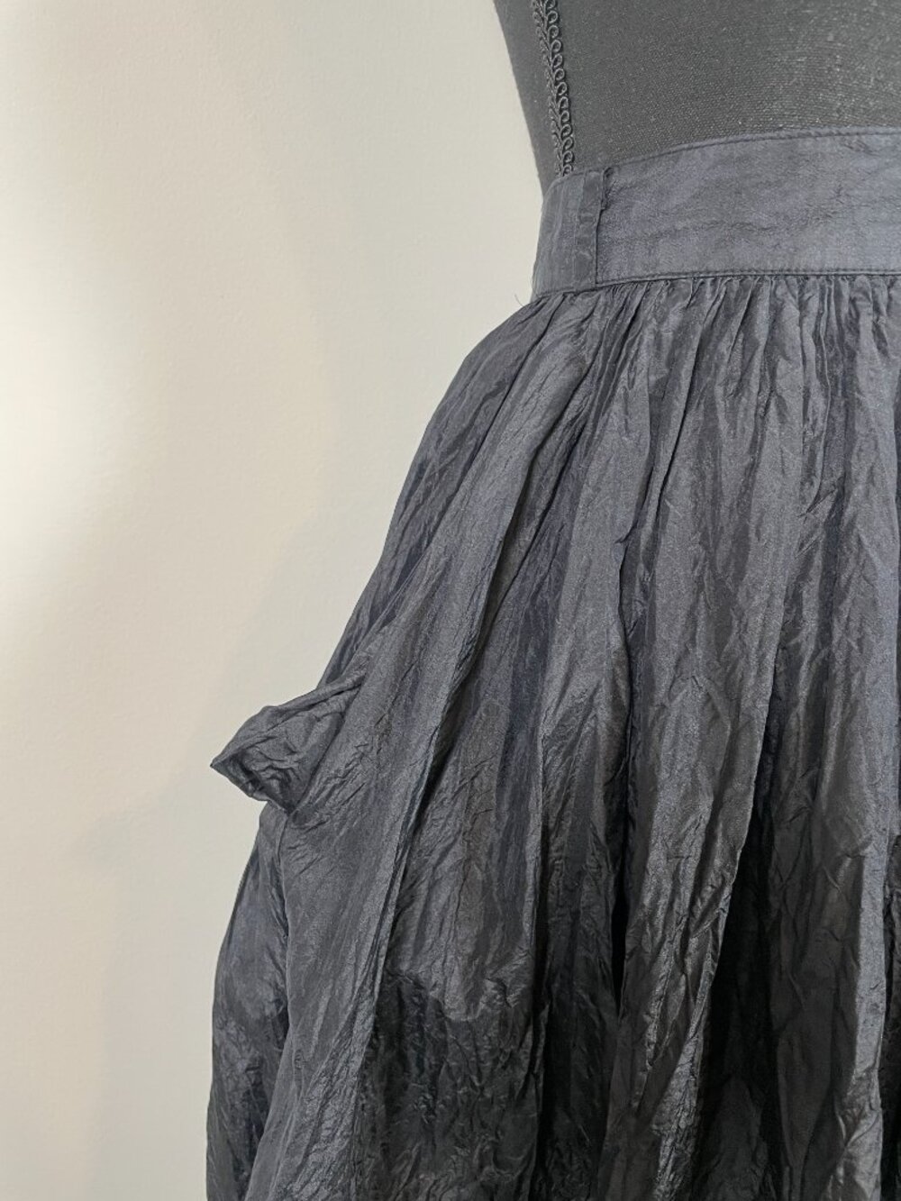 Katharine Hamnett London black 100% silk full skirt, Made in U.K. - Picture 3 of 7